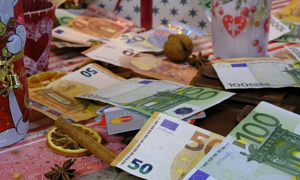 Πότε θα πάρετε το Δώρο Χριστουγέννων; - Πώς θα υπολογίσετε το ποσό που δικαιούστε